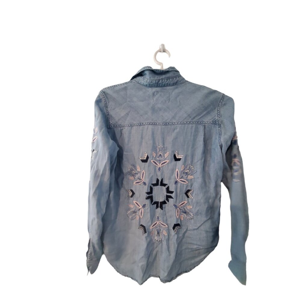 Rails Phoenix shirt womens Small Mid Vintage wash denim embroidered butt…